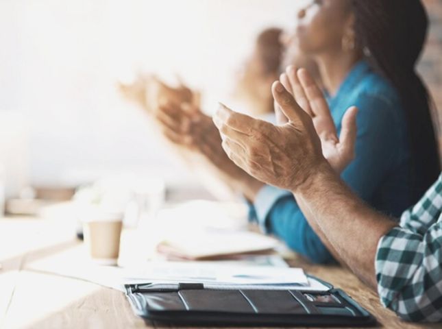 Que Responsabilidad Tiene El Entorno Empresarial En Las Politicas Educativas